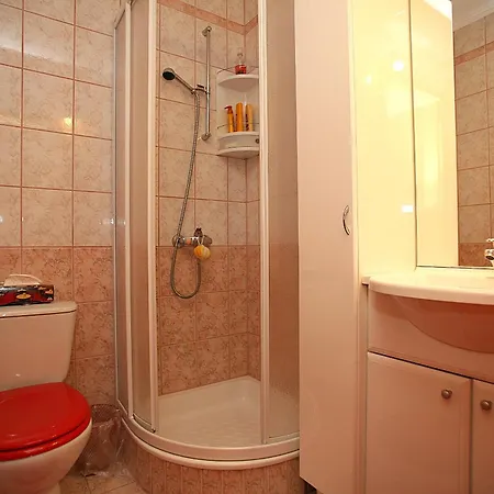 Logos * تروغير